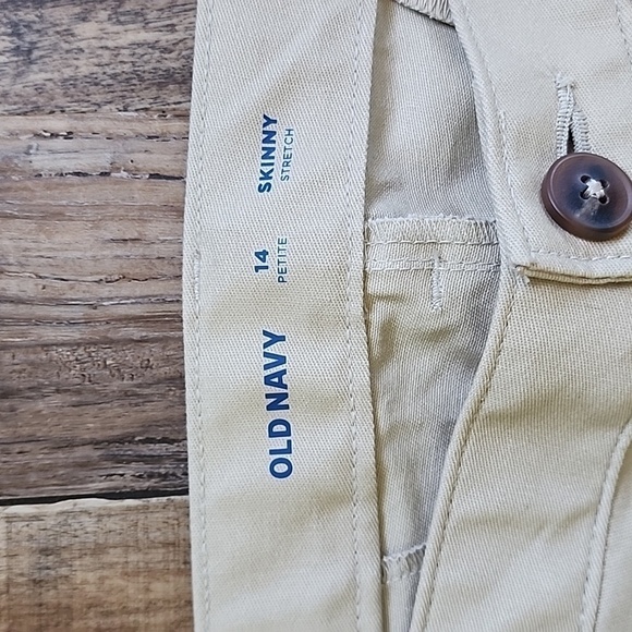 NWT Old Navy Skinny Stretch Chinos Sz 14 Petite - Picture 4 of 6